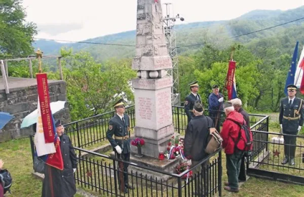 Na Kozjanah so v dežju počastili spominski dan Občine Divača