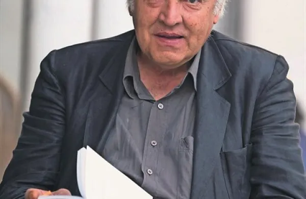 Andrej Medved: “A poudaril bi, da zaradi manj denarja ne smeš zniževati kakovosti razstavnega programa. Lahko ga omejiš, najdeš druge načine modusa vivendi.”