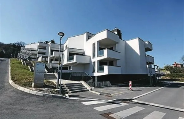 Stečajni upravitelj GPG Inženiringa Jožef Patty je 215 stanovanj na koprskem Markovcu prodal slabi banki