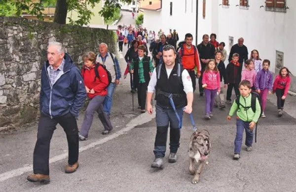 Skupni pohod preko meje je oblika rekreacije, pa tudi priložnost za tkanje pretrgane mreže čezmejnih stikov