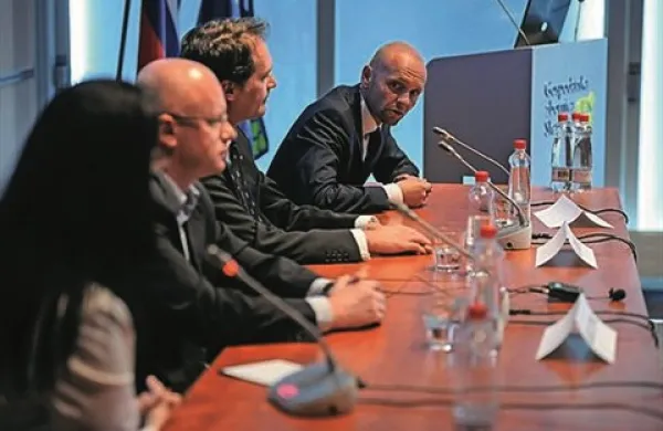 Če ne  bomo omogočili gospodarske rasti, se bo portfelj bank spet začel poslabševati in jih bomo morali dokapitalizirati znova, so se strinjali udeleženci današnje okrogle mize na Gospodarski zbornici Slovenije