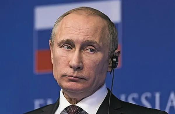 Britanski prestolonaslednik princ Charles je med obiskom v Kanadi sedanja dejanja ruskega predsednika Vladimirja Putina primerjal z ravnanjem Adolfa Hitlerja