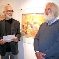 Franc Golob (desno) in Vladimir Bačič, predsednik Društva likovnih umetnikov severne Primorske, na odprtju rasztave v Lokarjevi galeriji