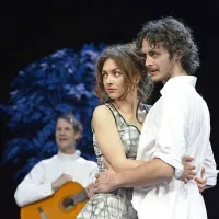 Arna Hadžialjević in Matija Rupel, v ozadju Peter Harl