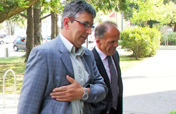 Franc Jezeršek (levo) z odvetnikom Ivanom Makucem med prvim sojenjem