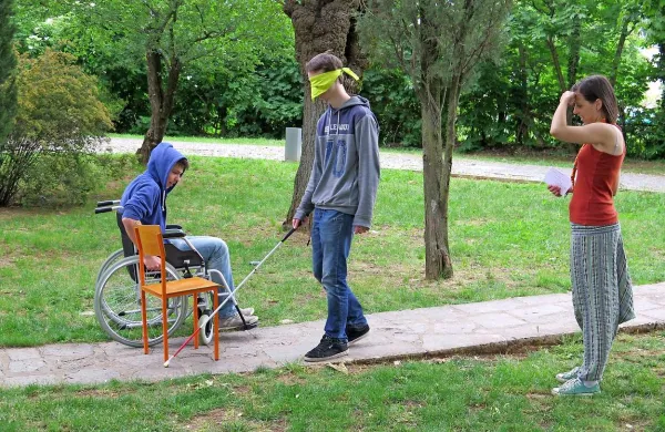Obiskovalcem so med drugim lahko vsaj za trenutek podoživeli, s kakšnimi preizkušnjami se dnevno soočajo  slepi, dementni ...