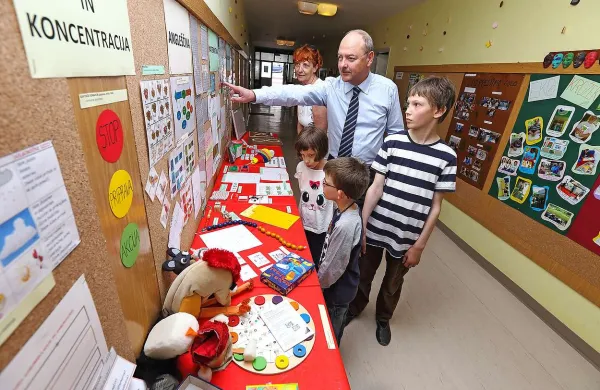 Korado Lešnik z učenci Centra za usposabljanje Elvire Vatovec Strunjan 