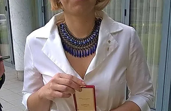 Kaja Širok z odlikovanjem italijanskega predsednika Giorgia Napolitana