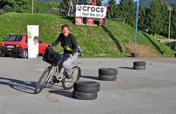 Poti po Tolminu s kolesom vzamejo toliko časa kot z avtom, so med drugim preračunali v PRC 
