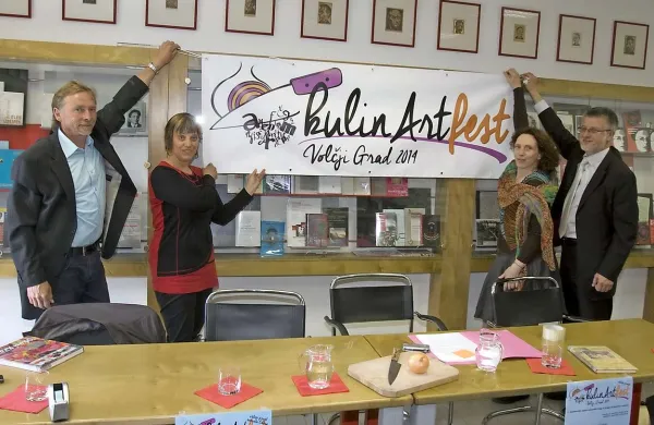 Prvi mednarodni sejem kulinaričnih knjig KulinArtfest so predstavili (z leve) Damjan Pirec, Magdalena Svetina Terčon, Martina Kafol in Danijel Božič