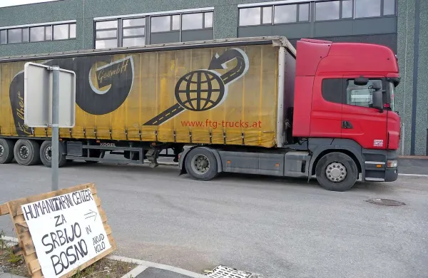 Tovornjak s priklopnikom je s Sermina  krenil ob 19.55. Šofer Milan Šešum je predvideval, da bo v Šamac  prispel ob  8. uri zjutraj. 