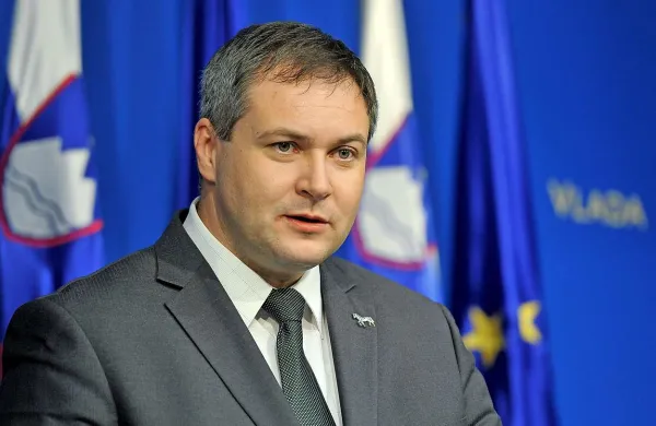 Dejan Židan bo SD popeljal na izredne parlamentarne volitve