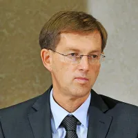 Si levica lahko opomore z  zavezni&scaron;tvi?