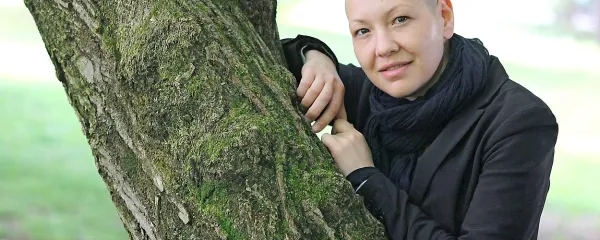“Zagotovo mi to, da sem premagala  bolezen, pomeni veliko več kot vseh tistih 23 medalj v omari. Tisto je bilo neko  drugo življenje.”