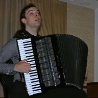 Začelo se je z Distangom, leta 2004 pa se je rodil in  na Jazz Cerkno prvič nastopil Funtango
