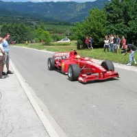 V Vipavskem križu 41 ferrarijev