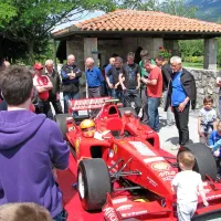 V Vipavskem križu 41 ferrarijev