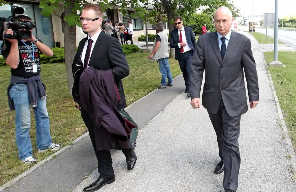 Odvetnik Dean Babič (levo), ki zagovarja Andreja Lovšina, je prejšnji teden vložil ugovor na obtožbo