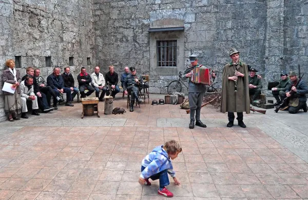 V Klužah je na ogled  razstava v spomin na prvo svetovno vojno