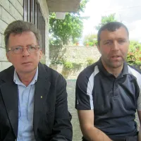 Predsednik Lovske družine (LD) Videž-Kozina Viljan Sluga (levo) in gospodar LD Andrej Opara sta prepričana, da je v njihovem lovišču več volkov, kot jih prenese območje  