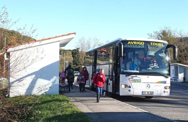 Minister za infrastrukturo Samo Omerzel je danes zatrdil, da so našli rešitev za zagotovitev manjkajočega denarja za subvencioniran prevoz dijakov in študentov in da bodo denar  zagotovili v naslednji dneh