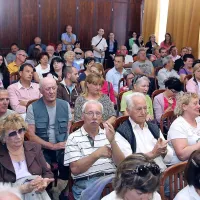 Zaradi Svetilnika  celo na referendum?