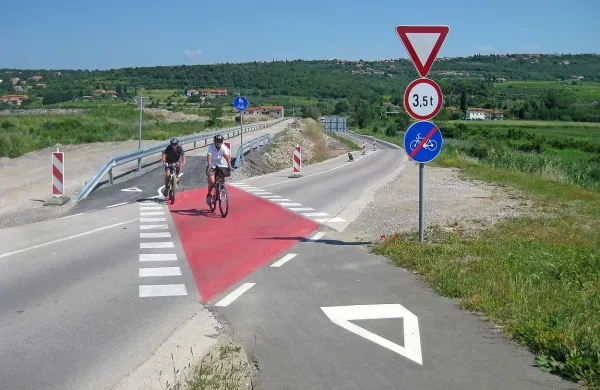 Proti Ankaranu po kolesarski stezi
