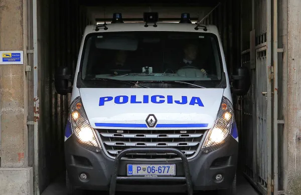 V kleti so na&scaron;li mo&scaron;ko truplo