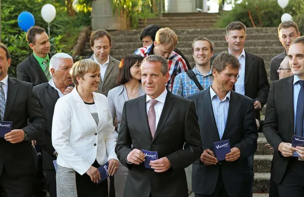 Igor Šoltes je na ustanovnem kongresu uradno prevzel krmilo stranke Verjamem, s katero se bo pomeril na volitvah v DZ