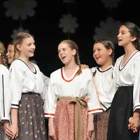 Otroška folklorna skupina Val Osnovne šole Koper