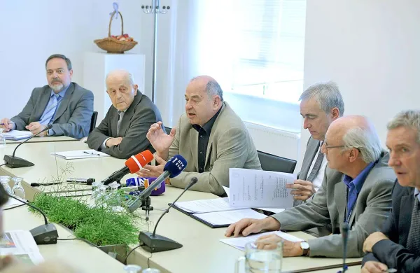 Predstavitev deklaracije o ustavnih vidikih izvršitve odločbe ustavnega sodišča glede ustanovitve občine Ankaran