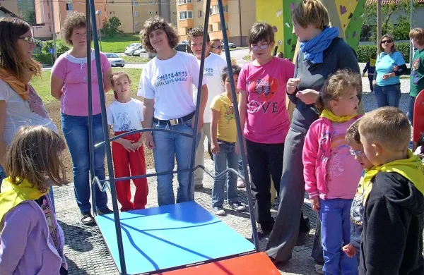 … in gugalnico za gibalno ovirane otroke 