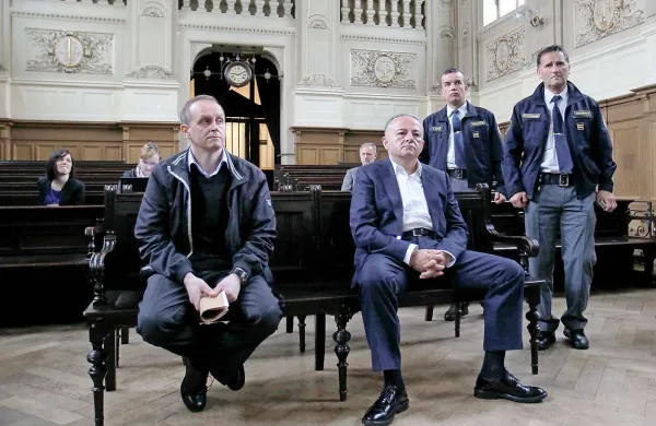 Nekdanjemu direktorju CPL Stanku Petriču (levo) je sodišče prisodilo 18 mesecev zapora in denarno kazen,  nekdanjemu lastniku CPL Ranku Mimoviću pa dve leti zapora in denarno kazen 