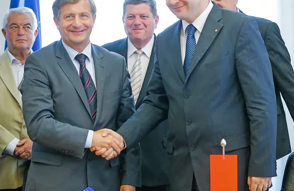 Stranki SD in Desus sta danes ustanovili tako imenovani socialdemokratski blok za vse generacije
