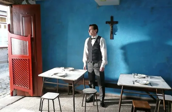  Zgodbe starega mesta, omnibus prekaljenih filmskih mačkov