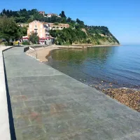  V Fiesi so s tiskanim betonom tlakovali približno 500 kvadratnih metrov plaže