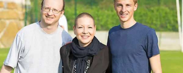 Z  leve:  pater Bogdan Knavs, Lucija Mlinarič in Jaka Hvala