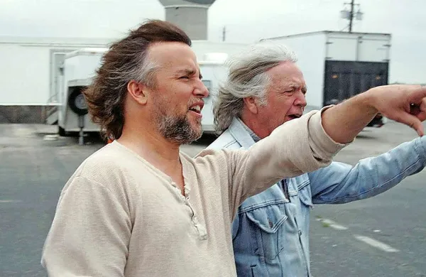 Režiserja Richard Linklater (v ospredju) in  James Benning v prizoru iz filma, ki govori o njiju,  njunem odnosu    in prijateljstvu