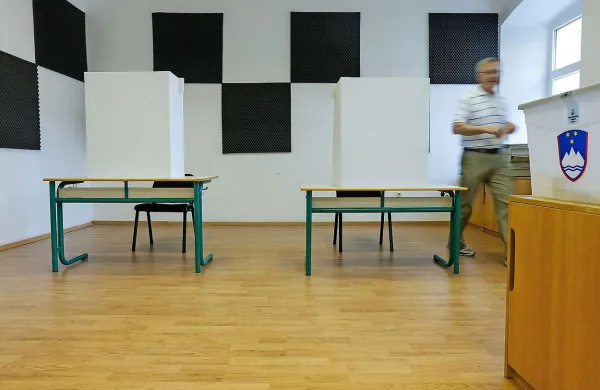 Referendum o arhivski noveli zaradi prenizke udeležbe ni uspel 