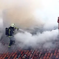 Ognjeni zublji so zajeli vso hišo 