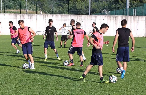 Nogometaši  FC Luke Koper so prvi trening opravili na igrišču v Dekanih
