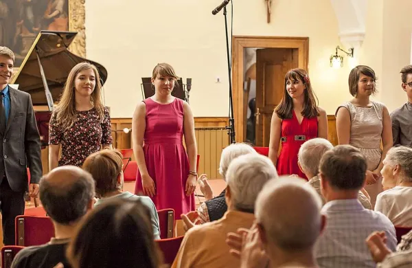 Gregor Rogelja, Irena Birsa, Neža Podbršček, Petra Tavčar, Neža Jelušič in Miha Tavčar