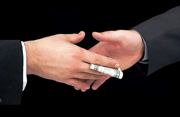 Korupcija je črn madež tudi v evropskih državah 