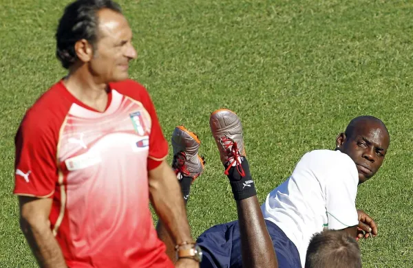 Bo Mario Balotelli (desno) spet eden glavnih adutov Cesareja Prandellija? 