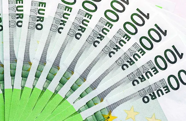 Gospod iz Valencie je dobil 100.000 evrov, ker je pravilno napovedal rezultat tekme, 5:1 za Nizozemsko