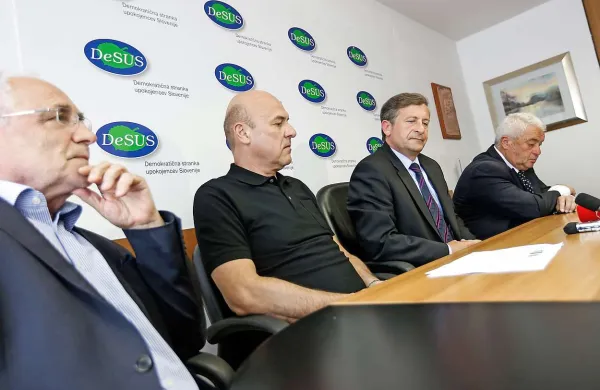 Na  listi Desus vsi strankini poslanci in večina vodstva
