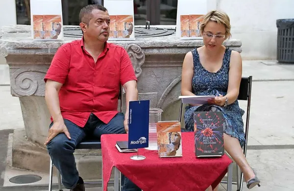 Vladimir  Pištalo v pogovoru z  Bredo Biščak 