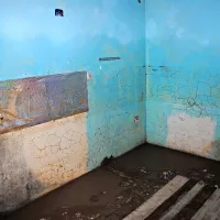 Ostanki kuhinje Gligorovićevih. Vsega blata še niso uspeli odstraniti.