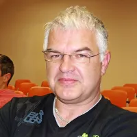 Adis Hrovat: “Po nesreči na Blanci morajo imeti vsi naši vodniki  licenco za reševalca iz divjih vodah. Od tujcev te usposobljenosti nihče ne zahteva. Po lanskih dveh  nesrečah na Soči pa moramo vse naše rafte registrirati in zavarovati, česar tujcem
