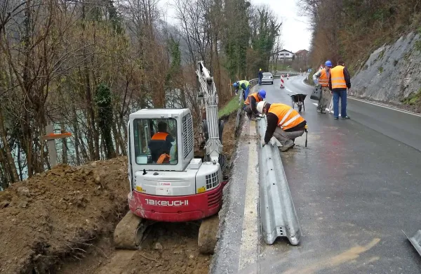Povezavo med Tolminom in Ljubljano so obnavljali že lani, zdaj jih čaka  najožji del med Dolenjo Trebušo in Želinom